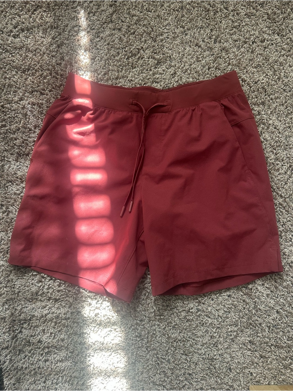 lululemon athletica Men's Maroon Athletic Drawstring Shorts